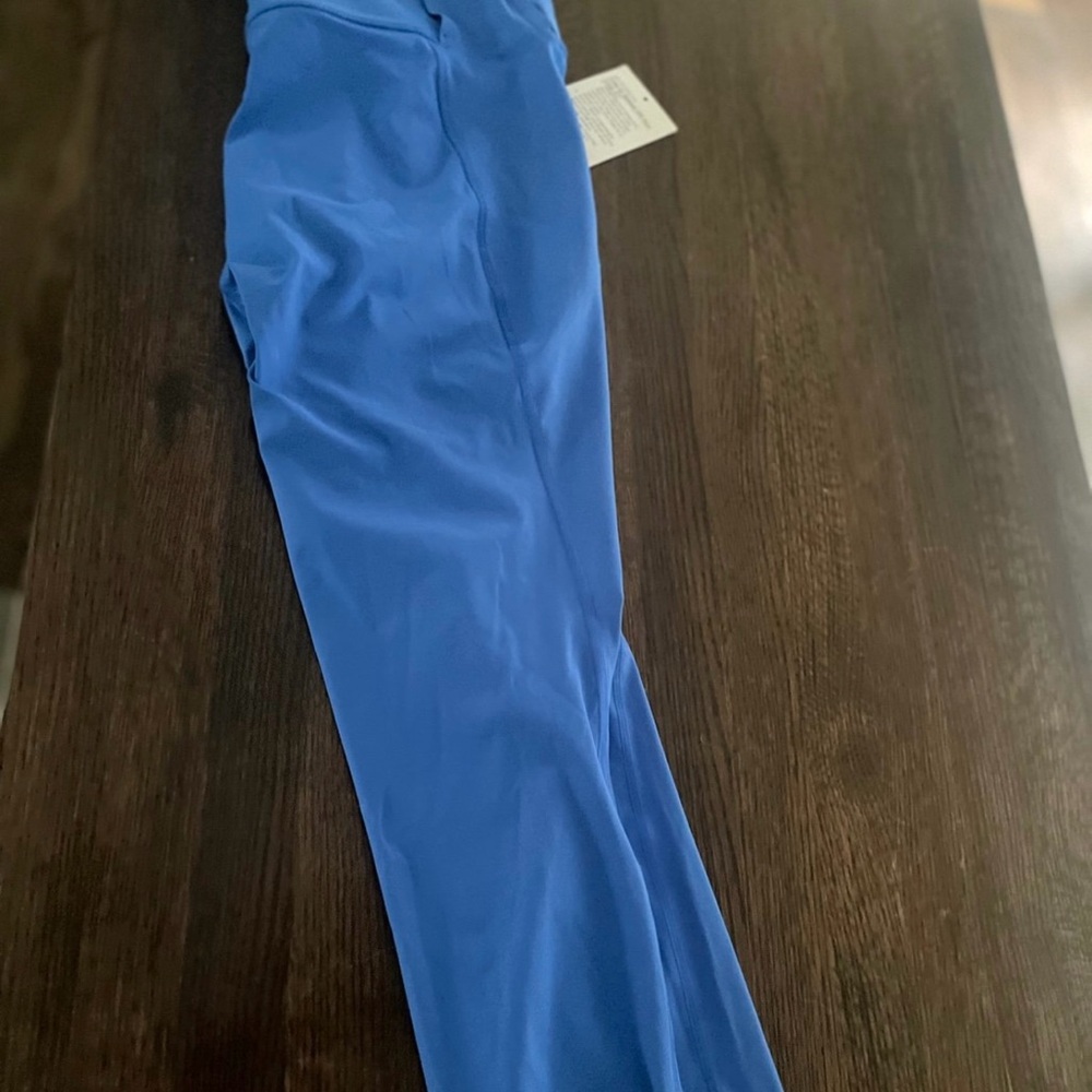 Lululemon free to sped hr run 21” crop size 10